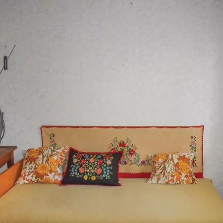 Two-bedroom In Keszthely-kertvaros Dobogómajor