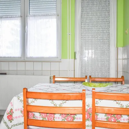 Two-bedroom In Keszthely-kertvaros Apartman